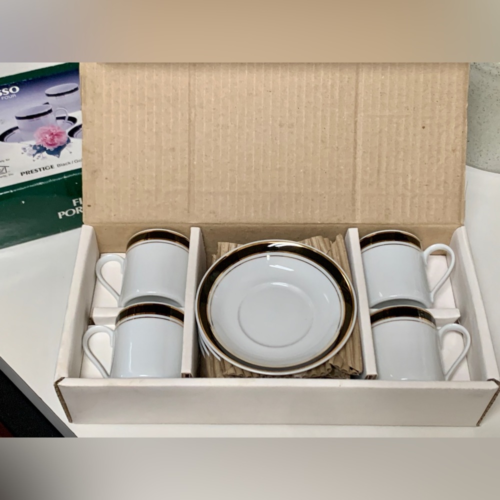 Vintage Brand New Old Stock Unused ESPRESSO SERVICE For 4 Cup & Saucer Set
